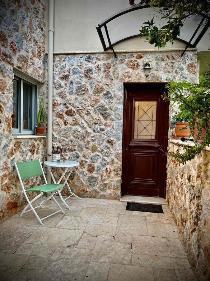 Ένας Ευχάριστος Χώρος Με Πισίνα Villa Porto Rafti Exterior photo